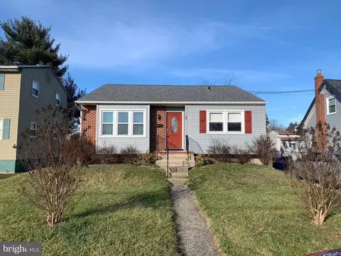 28 Packard Ave, Woodbury, NJ 08096