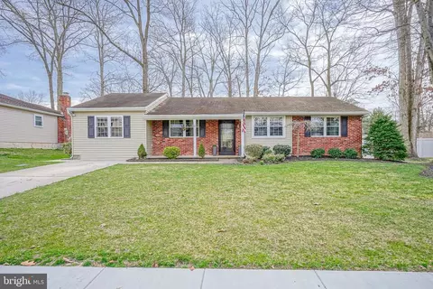 8 Whipple Way, Sewell, NJ 08080
