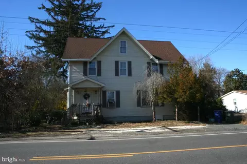 129 Malaga Park Dr, Malaga, NJ 08328