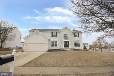 16 Williamsburg Way, Swedesboro, NJ 08085