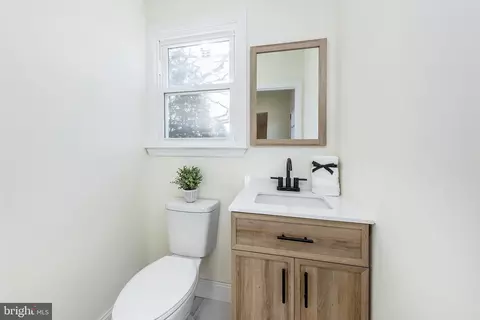 Bath - 611 Pitman Ave, Pitman, NJ 08071 photo 2 of 4