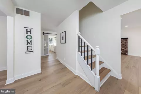 Entry Way - 611 Pitman Ave, Pitman, NJ 08071 photo 1 of 2