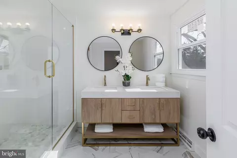 Bath - 611 Pitman Ave, Pitman, NJ 08071 photo 3 of 4