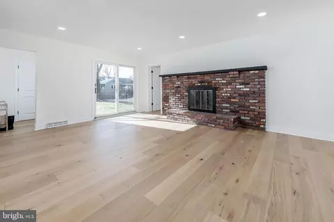 Living - 611 Pitman Ave, Pitman, NJ 08071 photo 4 of 4