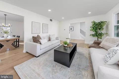 Living - 611 Pitman Ave, Pitman, NJ 08071 photo 2 of 4