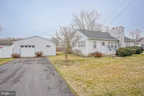 3 Kilnview Ave, Clayton, NJ 08312