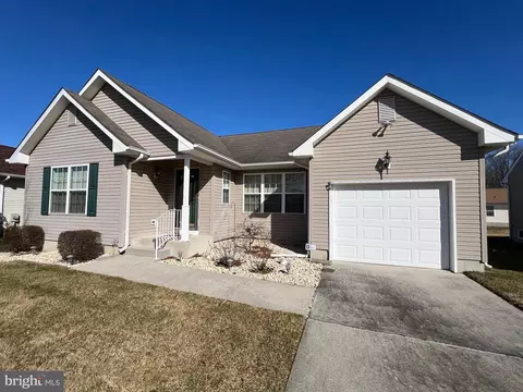 505 Howey Dr, Mullica Hill, NJ 08062