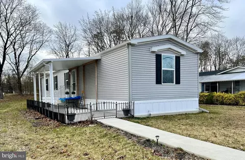 877 Clover Dr, Mullica Hill, NJ 08062
