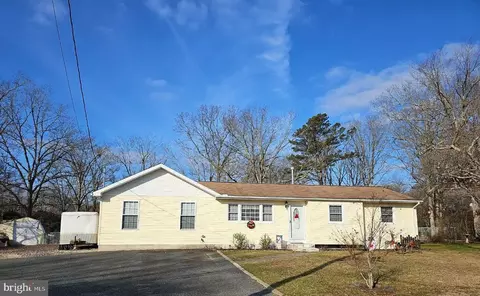 58 Edgewood Ave, Malaga, NJ 08328