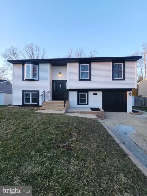976 N Beecham Rd, Williamstown, NJ 08094