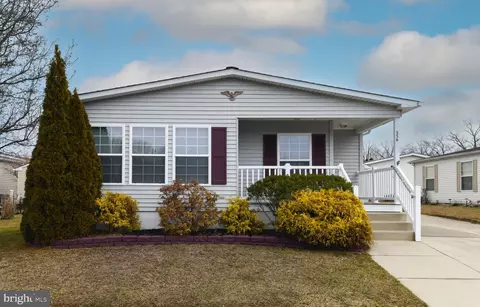 556 Homewood Ln, Williamstown, NJ 08094