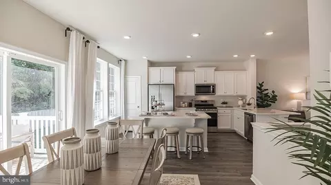 503 N Palace Dr, Glassboro, NJ 08028