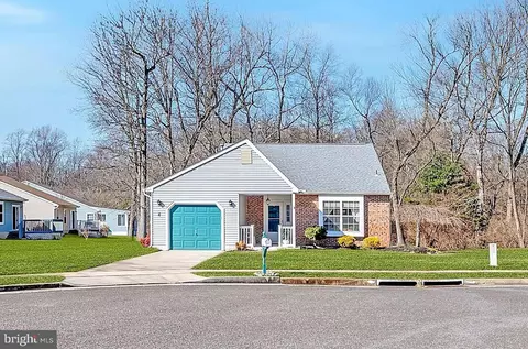 4 Pinecrest, Woodbury, NJ 08096