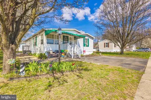 207 Oriole, West Deptford, NJ 08066