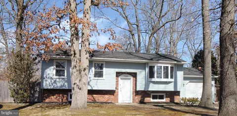 1608 White Oak Ln, Williamstown, NJ 08094