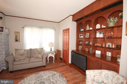 Living - 45 Evergreen Ave, Pitman, NJ 08071 photo 9 of 11