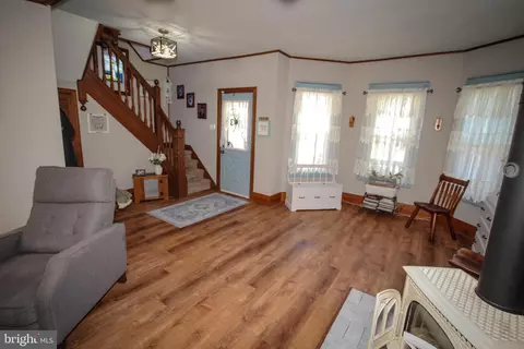 Living - 45 Evergreen Ave, Pitman, NJ 08071 photo 2 of 11