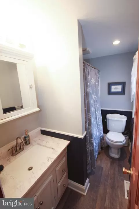 Bath - 45 Evergreen Ave, Pitman, NJ 08071 photo 3 of 3