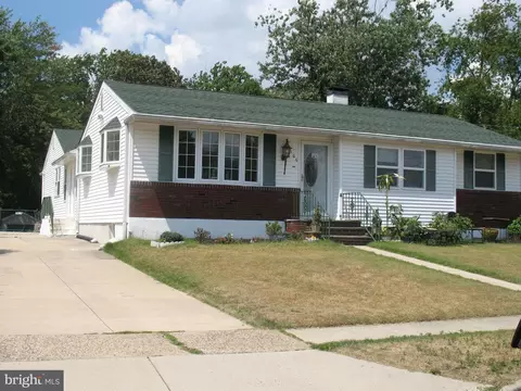 106 8th St, Thorofare, NJ 08086