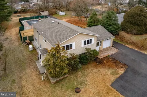 286 Greentree Rd, Sewell, NJ 08080