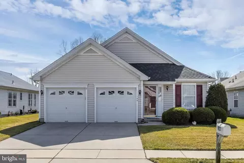 140 Blue Heron Dr, West Deptford, NJ 08086