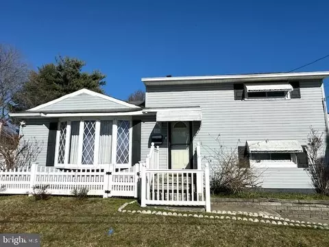 104 Somerset Rd, Glassboro, NJ 08028