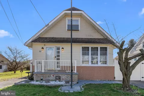 107 Cobblestone Ln, Westville, NJ 08093