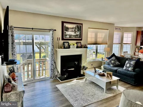 Living - 284 Rushfoil Dr, Williamstown, NJ 08094 photo 1 of 4