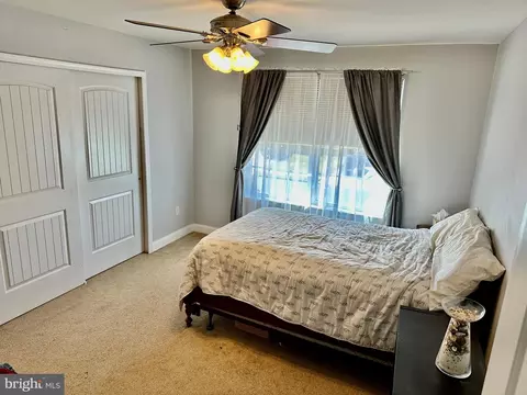 Bedroom - 284 Rushfoil Dr, Williamstown, NJ 08094 photo 3 of 5