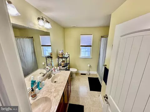 Bath - 284 Rushfoil Dr, Williamstown, NJ 08094 photo 2 of 3