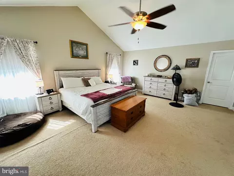 Bedroom - 284 Rushfoil Dr, Williamstown, NJ 08094 photo 4 of 5