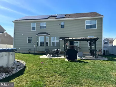 Exterior - 284 Rushfoil Dr, Williamstown, NJ 08094 photo 5 of 7