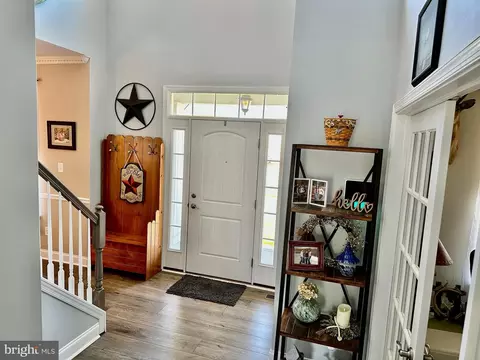 Entry Way - 284 Rushfoil Dr, Williamstown, NJ 08094 photo 4 of 5