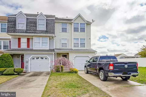 34 Canterbury Ct, Glassboro, NJ 08028