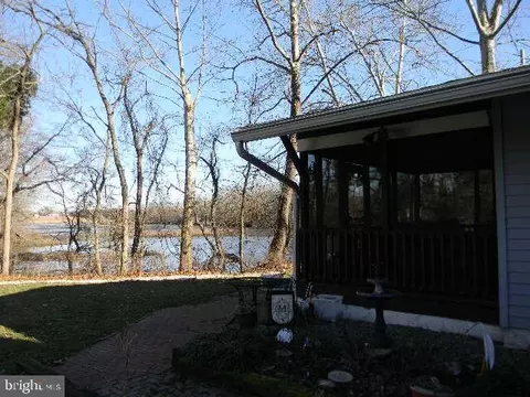 Exterior - 50 Mantua Rd, Mount Royal, NJ 08061 photo 2 of 8