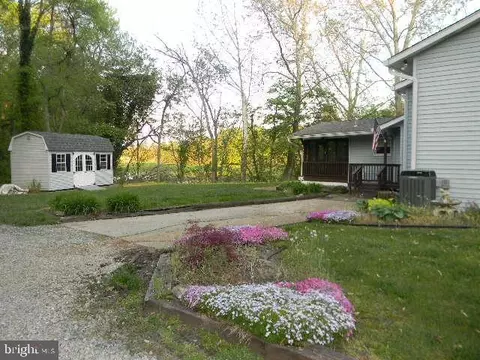 Exterior - 50 Mantua Rd, Mount Royal, NJ 08061 photo 5 of 8