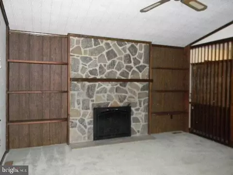 Living - 50 Mantua Rd, Mount Royal, NJ 08061 photo 3 of 5