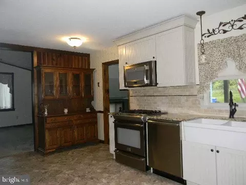 Kitchen - 50 Mantua Rd, Mount Royal, NJ 08061 photo 3 of 4