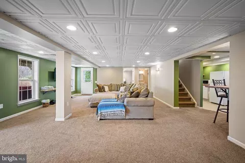 Living - 222 Sullivan Dr, Mickleton, NJ 08056 photo 9 of 10