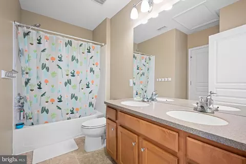 Bath - 222 Sullivan Dr, Mickleton, NJ 08056 photo 3 of 4