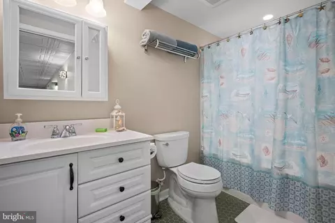Bath - 222 Sullivan Dr, Mickleton, NJ 08056 photo 4 of 4