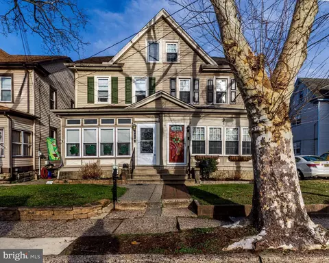 233 Delsea Dr, Westville, NJ 08093