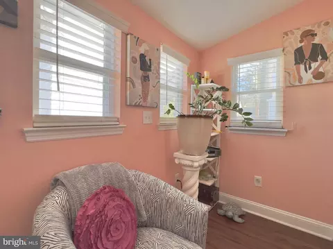 Living - 102 7th Ave, Pitman, NJ 08071 photo 2 of 4