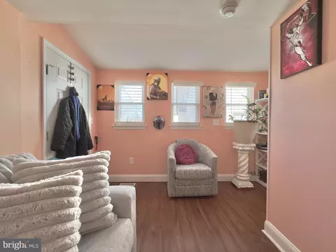 Living - 102 7th Ave, Pitman, NJ 08071 photo 1 of 4
