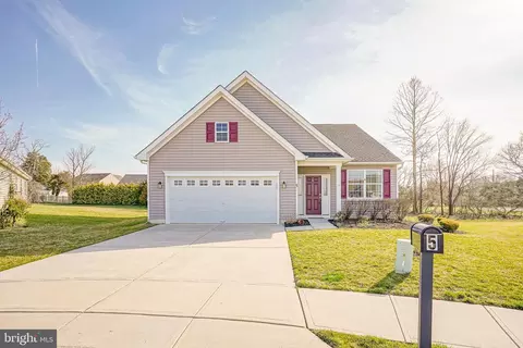 5 Crane Ct, Clayton, NJ 08312