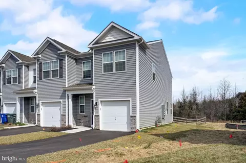 221 Mazzeo Dr, Glassboro, NJ 08028