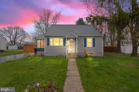 27 Eldridge Ave, Williamstown, NJ 08094