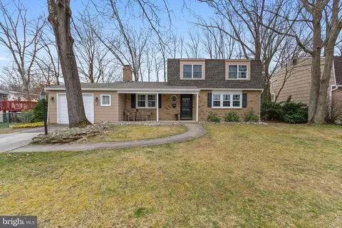 1033 Merrymount Ave N, Blackwood, NJ 08012