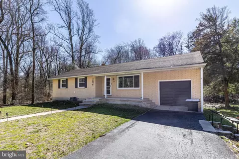 204 Bells Lake Rd, Blackwood, NJ 08012