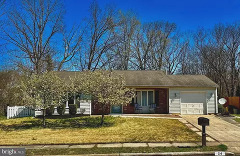 24 Uranus Rd, Sewell, NJ 08080
